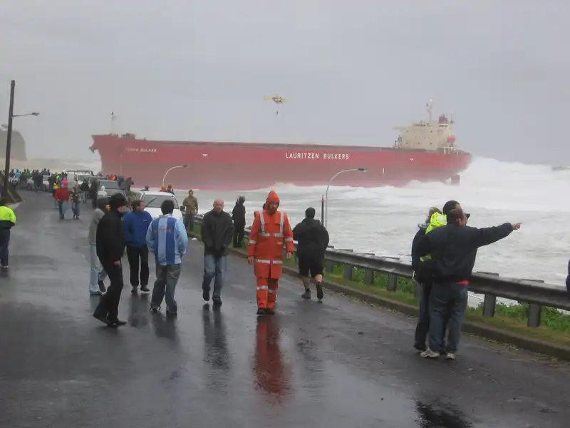 Pasha Bulker and sightseeres
